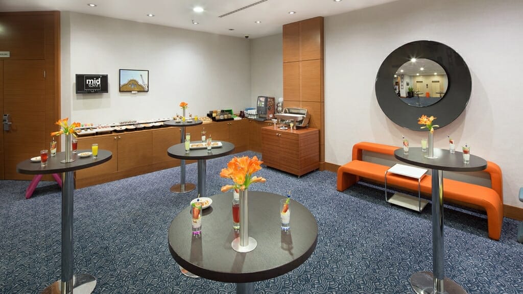 Midtown Hotel Lounge Area